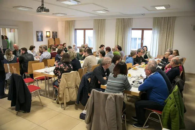 Visionsklausur Pfarre Neu Strudengau in Dimbach. Frühstück.  | Foto: Hermann Eletzhofer