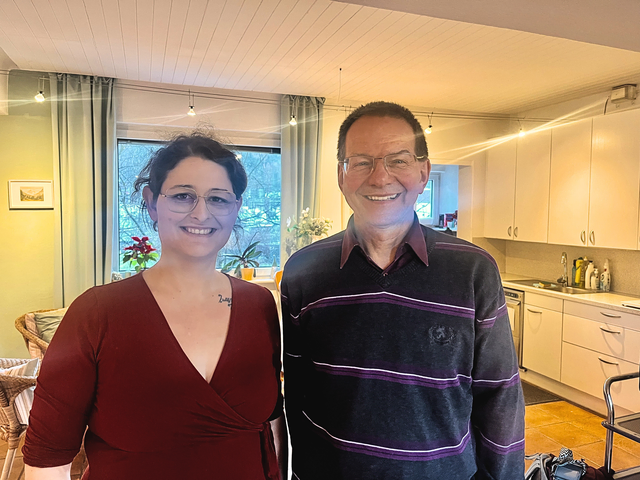 Koordinatorin Lisa Ertl und Pfarrer Peter Gabriel setzen sich gemeinsam für mehr freiwilliges Engagement und Unterstützung im Alltag in der Region Hallein ein. | Foto: Theresa Vogl
