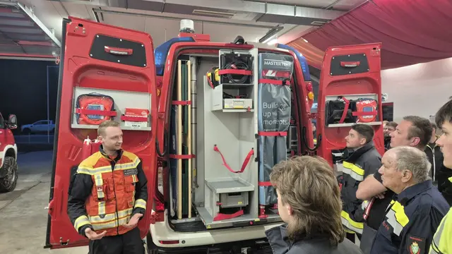 Im Zuge dieser Präsentation erhielten die anwesenden Kameradinnen und Kameraden einen umfassenden Einblick in die technische Ausstattung sowie in die vielfältigen Einsatzmöglichkeiten des Fahrzeuges. | Foto: FF Neuberg