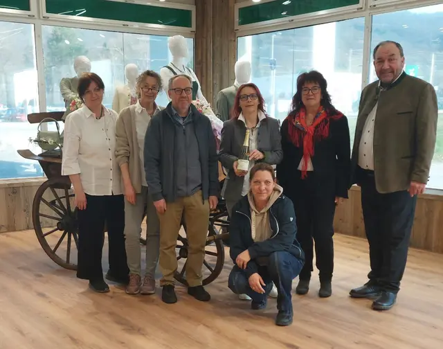 Bei der Eröffnung am 11. März 2026 (von links nach rechts): Isabella Berger, Marion Helford, GGR Bernhard Rainer, Sonja Pucher (Leitung),  GGR Doris Ivan, GR Karin Kapeller, BGM Andreas Arbesser | Foto: Marktgemeinde Langenzersdorf