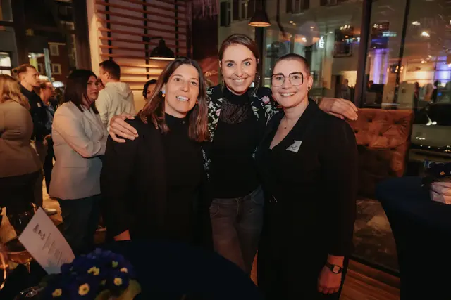 Birgit Berger, Stadtmarketing Kufstein, Sabine Misslinger und Musikerin Lisa Mauracher. Kufsteinerland Wirtschaftsgespräche des TVB Kufsteinerland. | Foto: (C) TVB Kufsteinerland Thorben Jureczko