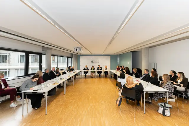 Fachleute und die steirische Politik kamen am Donnerstag zu einem Netzwerktreffen zur Gewaltprävention in der Steiermark zusammen.  | Foto: Land Steiermark/Robert Binder