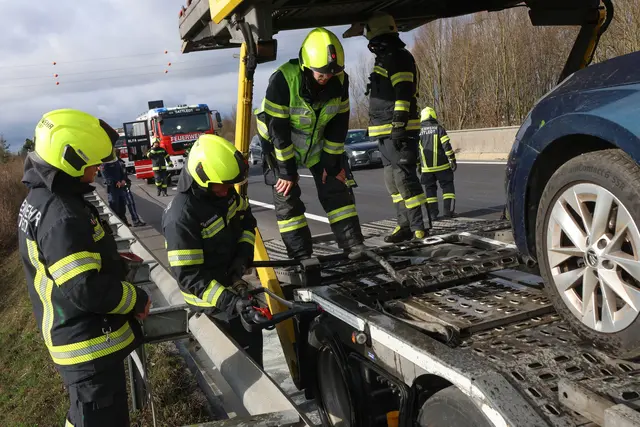 Die Pyhrnautobahn war zwischen dem Knoten Voralpenkreuz und der Autobahnabfahrt Ried im Traunkreis in Fahrtrichtung Graz für rund eine Stunde nur einspurig passierbar.  | Foto: laumat.at/Matthias Lauber