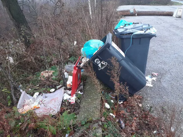 Müll verteilt sich hier. | Foto: Brey