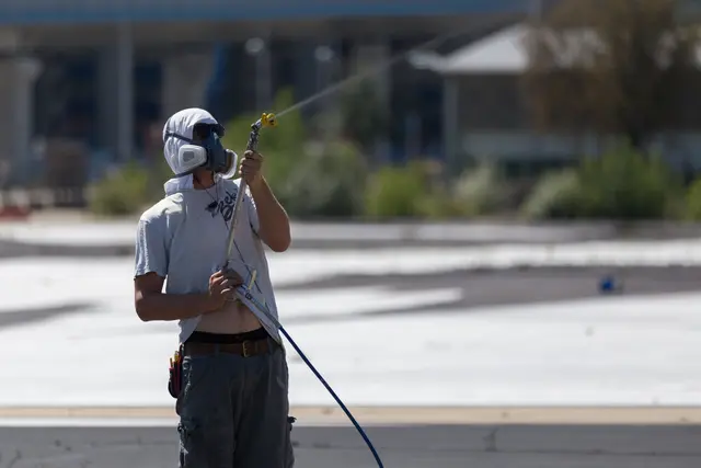 Golif gestaltet Fassaden, Plätze und macht so öffentliche Flächen zu Kunstwerken. Sein Markenzeichen: minimalistische Gestalten. Seine Werke sind auf ganz Wien verteilt. | Foto: KMG Kultur und Medien