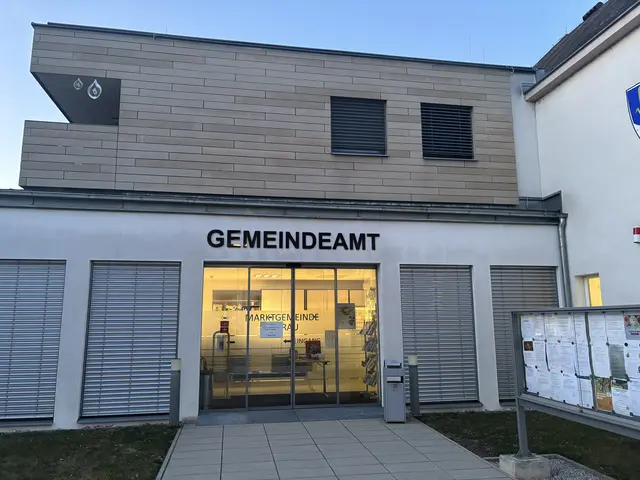 Es wurde über den Misstrauensantrag der FPÖ gegen Bürgermeister Albert Mayer (ÖVP) abgestimmt.  | Foto: MeinBezirk/Birgit Bachhofner