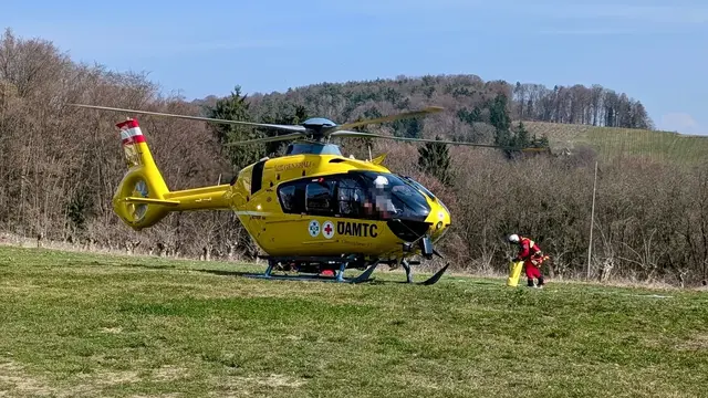 Der Rettungshubschrauber C12 war zur Bergung eines verletzten Forstarbeiters im Einsatz. | Foto: FF Edelstauden