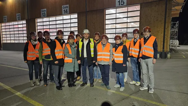 Bezirksstellenleiter Andreas Hofbauer, Bezirksstellenobfrau Karin Rosenberger, Betriebsleiter Werner Hatteier und Unternehmer aus dem Bezirk Melk | Foto: WKNÖ