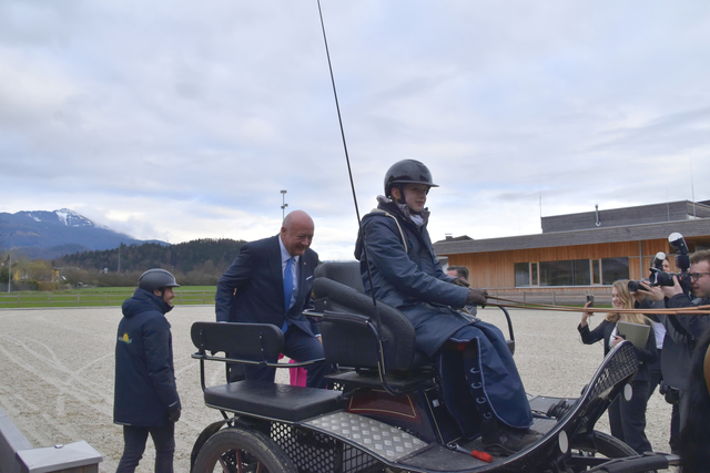 Auch der Reitbetrieb der Landwirtschaftlichen Fachschule Winklhof war Teil des Rundgangs von Bundeskanzler Christian Stocker. | Foto: Theresa Vogl