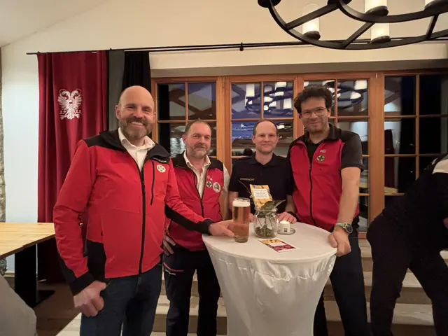 Vertreter der Bergwacht und Bergrettung