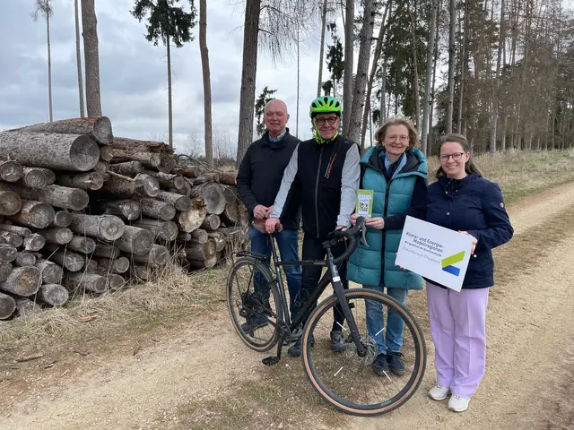 Bürgermeister Siegfried Walch, Andreas Sogerer, Irene Walch und Christina Hirsch. | Foto: Marktgemeinde Karlstein