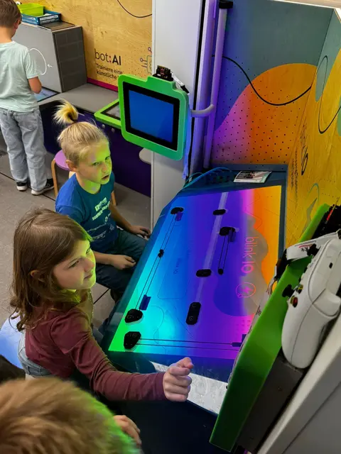 Im Truck gab es für die Vorderweißenbacher Kinder viel zu entdecken. | Foto: VS Vorderweißenbach