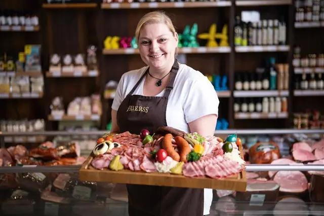 Alles für die Osterjause gibt es in den Frierss Feinkostgeschäften in Villach und Klagenfurt.  | Foto: Frierss