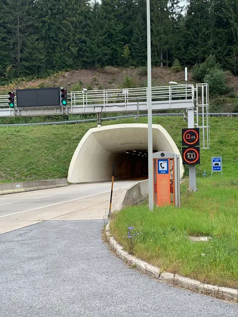Im Herzogbergtunnel werden im Laufe der Totalsperre mehrere Kontrollen durchgeführt. | Foto: Asfinag