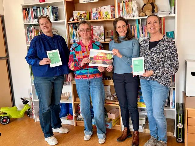 Spendenübergabe an die Frauen- und Mädchenberatungsstelle Innova: Nadja Holzmüller (Innova), Adelheid Berger, Katharina Schellnegger (beide Grüne Gleisdorf) und Ulrike Gärtner von Innova (v. l.) | Foto: Die Grünen Gleisdorf