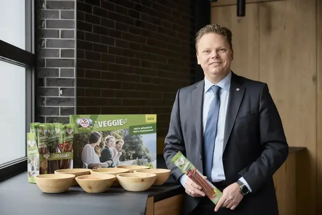 Karl Christian Handl freut sich über den Erfolg seines Unternehmens. | Foto: Handl Tyrol/Julian Raggl