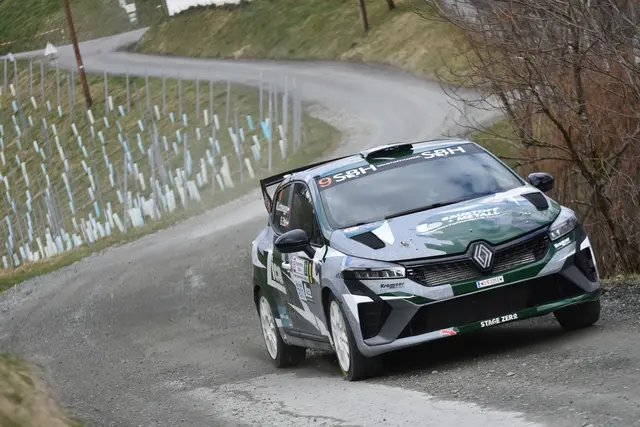 Maximilian Lichtenegger im Renault Clio Rally3 | Foto: Harald Illmer