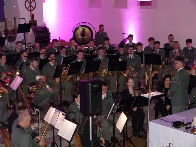 In der besonderen Akustik der Pfarrkirche entstand ein Konzert, das weit über ein gewöhnliches Musikerlebnis hinausging: eine Einladung zum Innehalten und Nachdenken, ganz im Geist der Fastenzeit. | Foto: Vanessa Wittmann