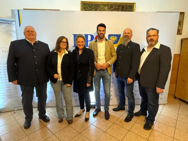 Anton Brustbauer, Elisabeth Haindl, Susanne Rosenkranz, Udo Landbauer, Paul Schmidt und Martin Schildorfer;
 | Foto: FPÖ Niederösterreich