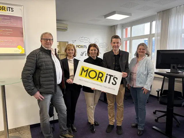 Schlierbachs Gemeindevorstand Thomas Pisecker, Labg. Doris Staudinger, Landesrätin Michaela Langer-Weninger, Bgm. Mario Pramberger, Vzbgm. Anita Kalchmayr (von links). | Foto: Gem. Schlierbach