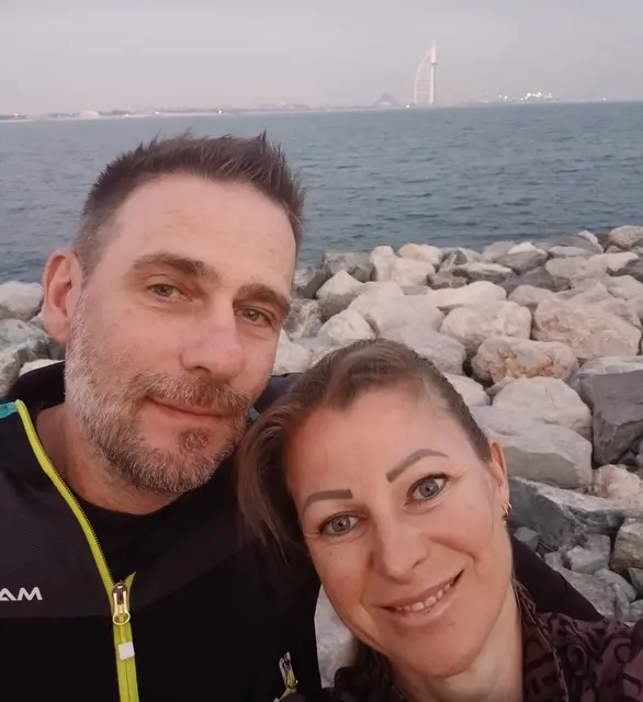Am Tag der Ankunft: Martina und Helmut Findenig-Wieser bei ihrem Traumurlaub in Dubai. | Foto: Findenig-Wieser