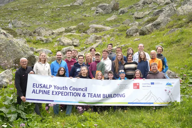 Im vergangenen Jahr war der EUSALP-Jugendrat im Zuge einer Alpenexpedition in Tirol zu Besuch, unter anderem auf der Jamtalhütte in Galtür. | Foto: Land Tirol