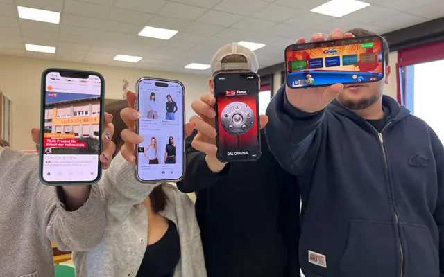 Ohne Smartphone geht nichts bei den Jugendlichen | Foto: Gesa Buzanich