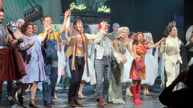 Schlussverbeugung nach der Premiere von "Frau Luna" am 13. März. | Foto: Stockmann