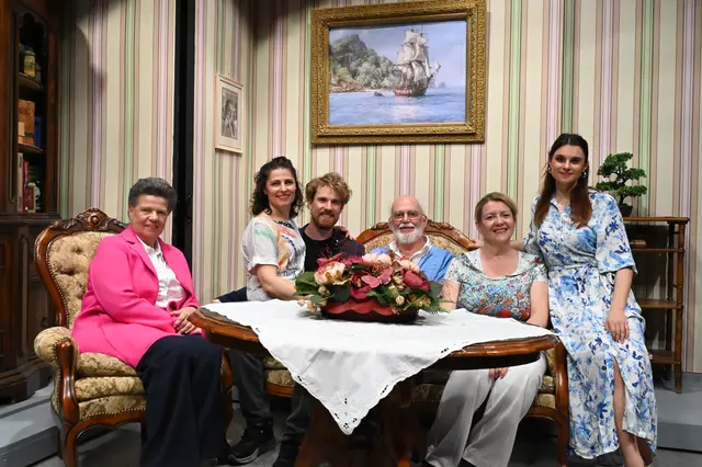 Das Ensemble der 'Bühne Loosdorf' feiert eine gelungene Premiere mit der Komödie „Monsieur Pierre geht Online“   | Foto: Gerlinde Siebenhandl