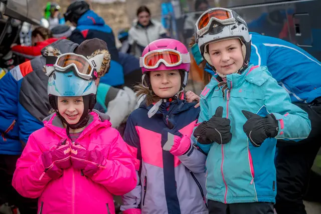 Die Jung-Feuerwehrfrauen der FF Preitenegg, Viktoria, Marie und Hannah - waren ebenfalls mit dabei.
