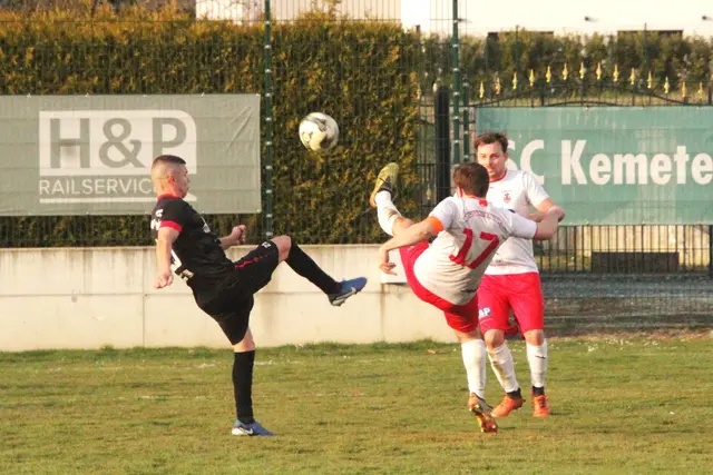 Das Derby zwischen Kemeten und der SPG Loipersdorf-Kitzladen/Buchschachen in der 1. Klasse Süd, war nicht hochklassig, aber sehr bemüht angelegt und auf Erfolg ausgerichtet. Es wurde ein 0:0, mit dem Kemeten besser leben kann wie das Team von Trainer Thomas Klenner. | Foto: Peter Seper