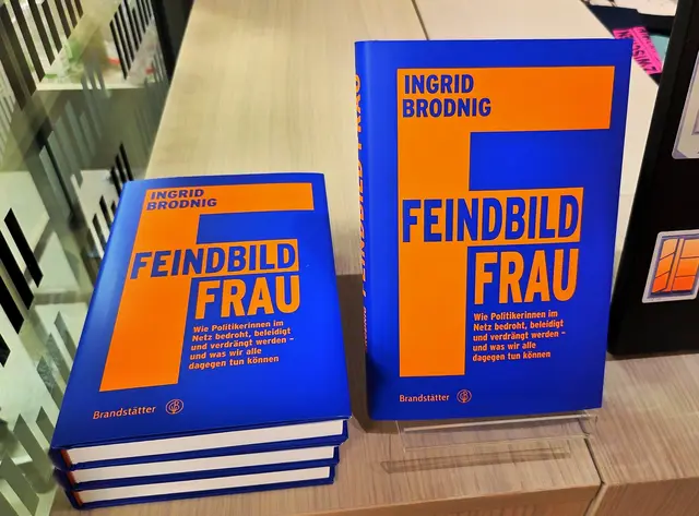 Das neu erschienene Buch von Ingrid Brodnig trägt den Titel "Feindbild Frau" und konnte im Museumsshop direkt erworben werden. 