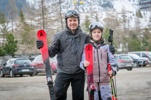 Bestens gelaunt: Bezirksfuerwehrkommandant des Bezirkes Völkermart, OBR Patrick Skubel, mit Tochter Madlen.