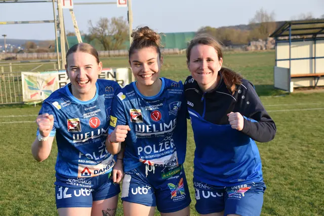 Die Torschützinnen: Sophia "Doppelpack" Losonczy, Rojda Antlitzhofer und Isabella Gold | Foto: MeinBezirk/Michael Strini