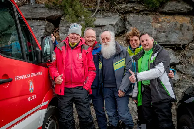 FF Velden mit Pfarrer i.R. Martin Satlow.