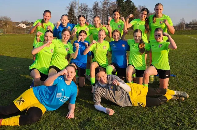 Die Spielerinnen vom U16-Team freuten sich in Stegersbach über einen 3:0-Sieg gegen Sankt Pölten. | Foto: BFV-Frauenakademie