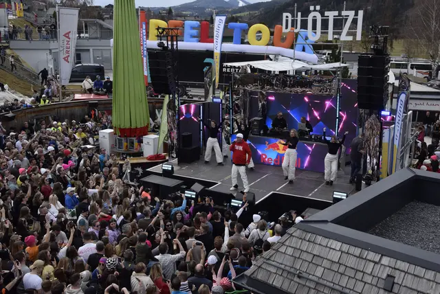 DJ Ötzi gab zwei Stunden lang Vollgas. | Foto: MeinBezirk/Christoph Schneeberger