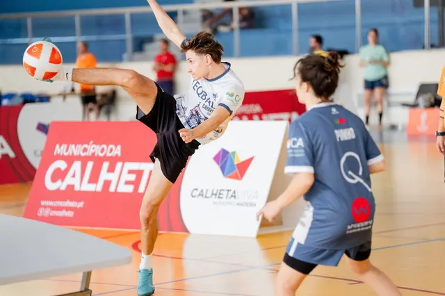 Alexander Hamm spielte beim Teqball Challenger in Madeira groß auf.  | Foto: Municipality of Calheta