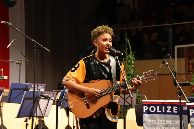 Sängerin Yinet Rojas mit Latin Tres als Spezial-Gast.