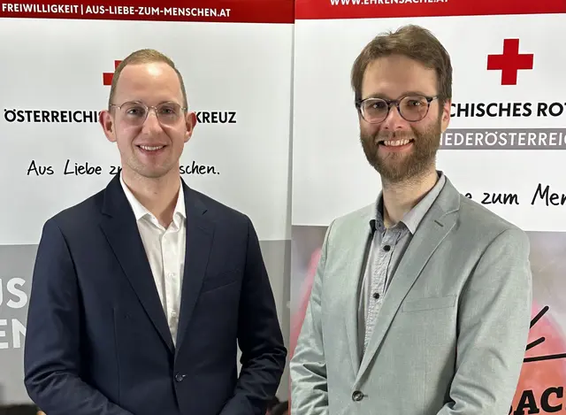 Bezirksstellenleiter Michael Graf und Stellvertreter Dominik Huber.  | Foto: Vanessa Prinz/Rotes Kreuz Laa