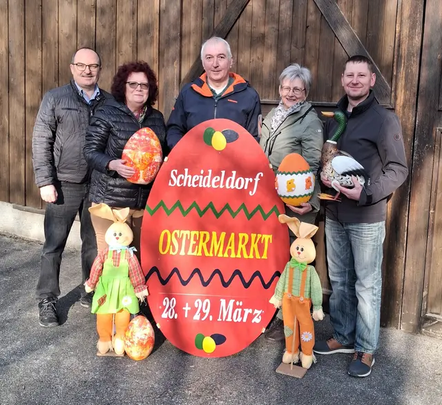 Manfred Rabl, Romana Hartner, Obmann Hermann Kampf, Christa Schöllbauer und Obmann-Stellvertreter Roland Kaburek (v.l.). | Foto: Dorferneuerungsverein Scheideldorf