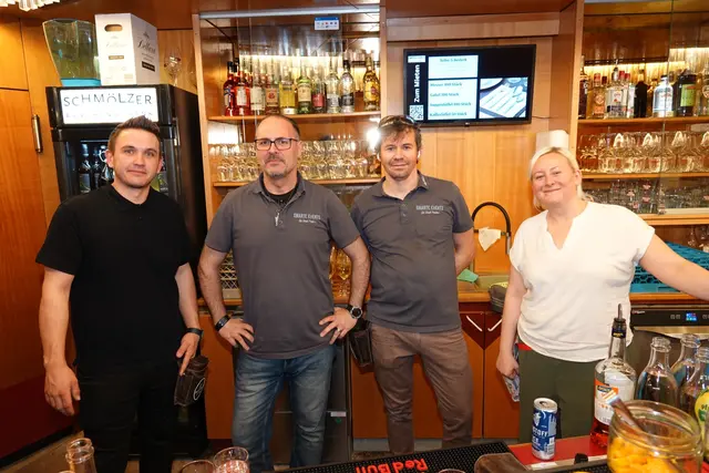 Das Team von "Smarte Events" sorgte im Gastrobereich für einen perfekten, schnellen und reibungslosen Ablauf während des Konzerts. | Foto: MeinBezirk/Michael Blinzer