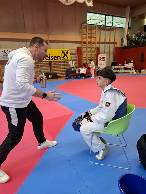 Arda Acikalim und Coach Christian Lenzi