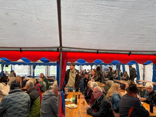 Das Festzelt war gut besucht. | Foto: MeinBezirk/ Reinhard Posch