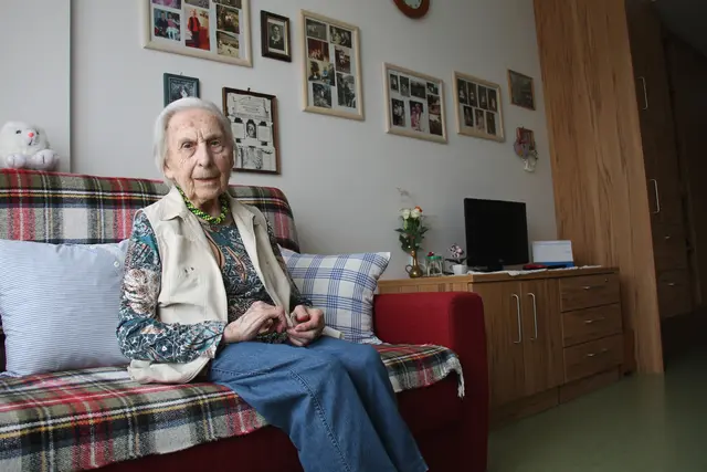 Maria Pötscher ist 101 Jahre alt. Seit 2009 lebt sie im Bezirksalten- und Pflegeheim Haslach. | Foto: MeinBezirk/Schütz