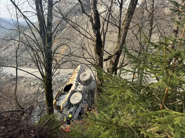 Am Montag verunglückte ein Kipperfahrer in einem Steinbruch. | Foto: HFM Patrick Marcher