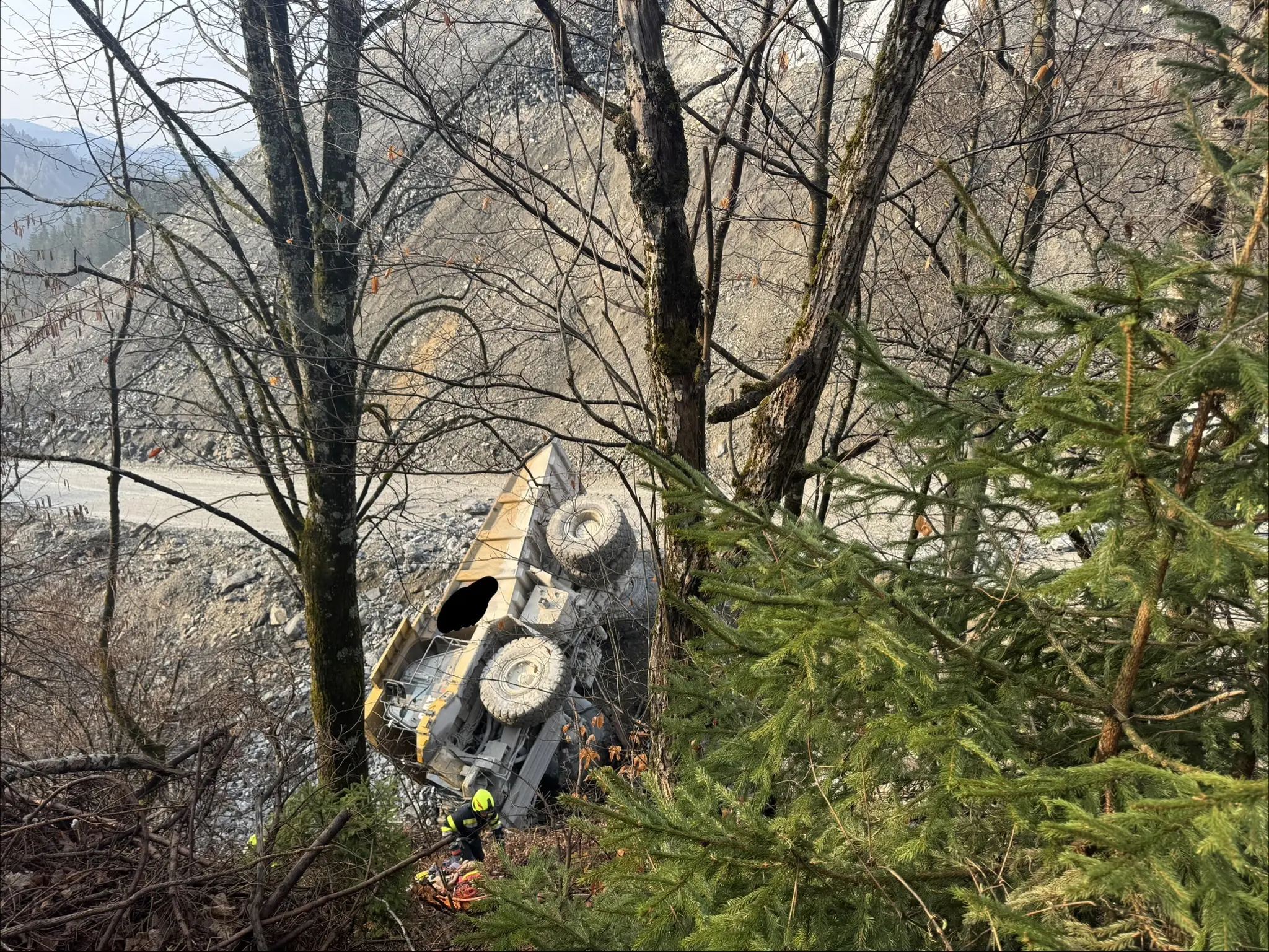 Accident in quarry: Serious incident in Gallmannsegg, dump truck crashes - ...