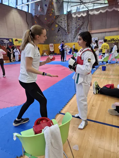 Coach Elisa Engl und Derin Kop