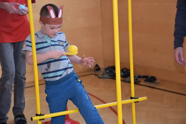 Zum großen Frühlingsfest mit dem Osterhasen luden die Direktorin der Volksschule Pabneukirchen Doris Kurus und ihr Lehrerteam. Mit dabei Seniorenbund, Elternverein und Kindergarten. | Foto: Zinterhof