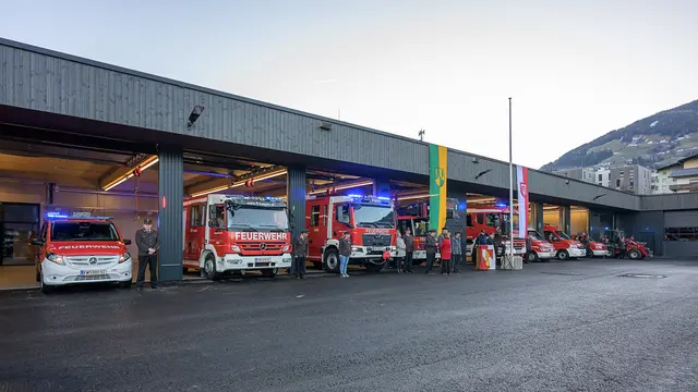 Das neue Feuerwehrhaus in der Gemeinde Fügen ist ein funktionales und gleichzeitig ansprechendes Gebäude.  | Foto: FF Fügen/Martin Ludwig